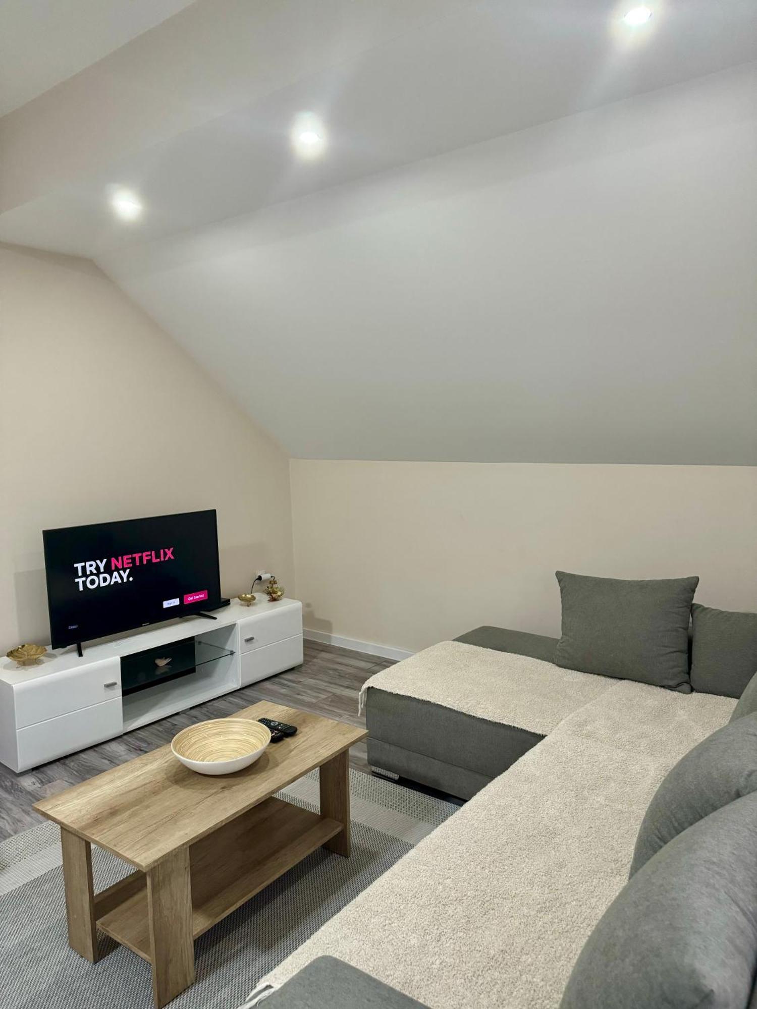 อพาร์ตเมนต์ 2 ห้องนอน 1 ห้องน้ำส่วนตัว ขนาด 64 ตร.ม. – ตูตูโนวิซ ปอดรุม Apartment นิส ภายนอก รูปภาพ